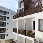 Grand Pogradec Отель Tushemisht