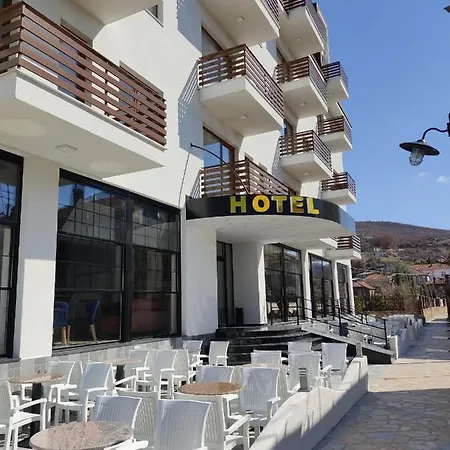 酒店 Grand Pogradec