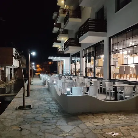 酒店 Grand Pogradec