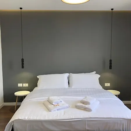 Grand Pogradec Tushemisht