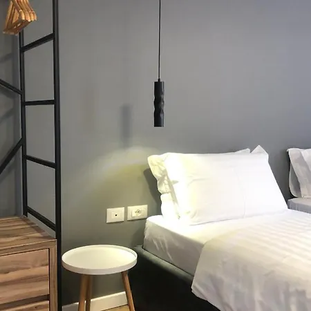 Grand Pogradec 酒店