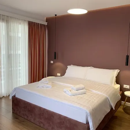 Grand Pogradec Ξενοδοχείο 5*