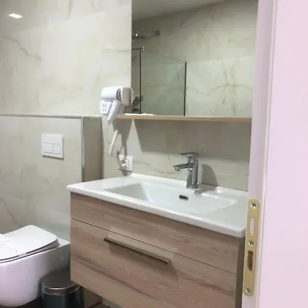 Hotel Grand Pogradec 5*