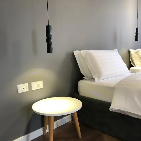 Grand Pogradec Ξενοδοχείο 5*