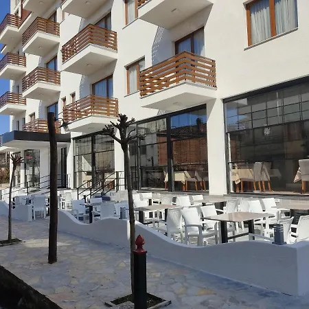 ホテル Grand Pogradec Tushemisht