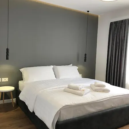 Grand Pogradec ホテル 5*