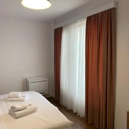 Grand Pogradec Tushemisht