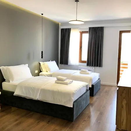 Grand Pogradec Tushemisht