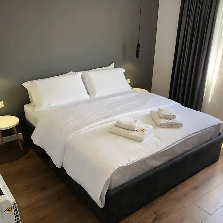 Grand Pogradec Tushemisht