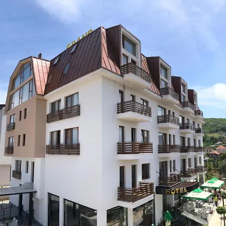 Grand Pogradec Hotel Tushemisht