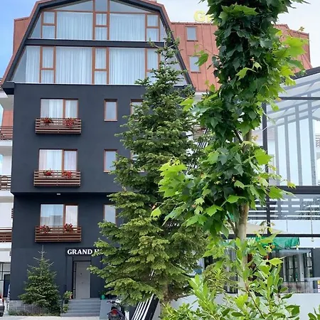 Hotel Grand Pogradec 5*