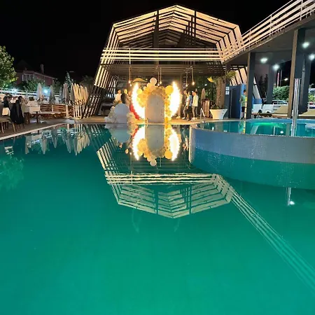 Grand Pogradec ホテル