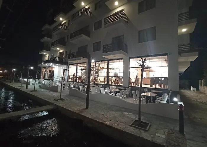 فندق Grand Pogradec 5*