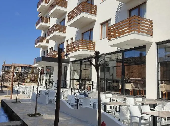 Grand Pogradec