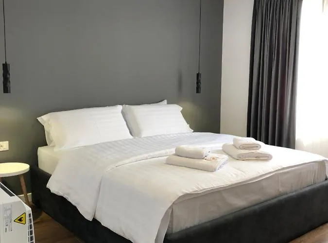 Grand Pogradec فندق 5*